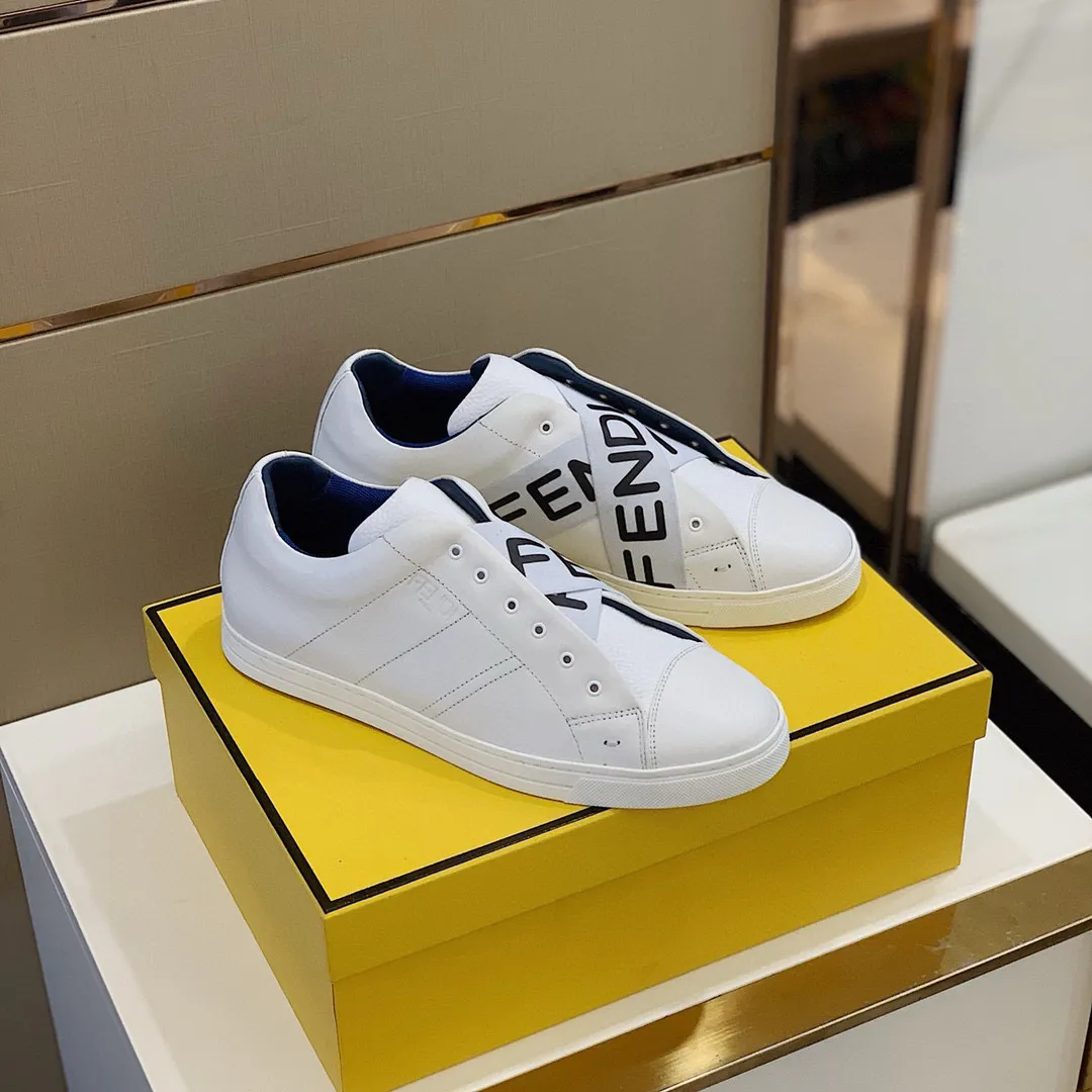 Factory Price: 400💰 Sun] FENDI Classic Comfort Men's, this sophisticated sneaker is handcrafted from soft calfskin. Mesh inner surface, ultra-light rubber material and rough outsole. This unique thin style is suitable for the casual and exquisite sensibility of this season. It is comfortable and natural on the feet. It is an everyday style for casual travel in autumn and winter! Code number: 38/44, customized 45